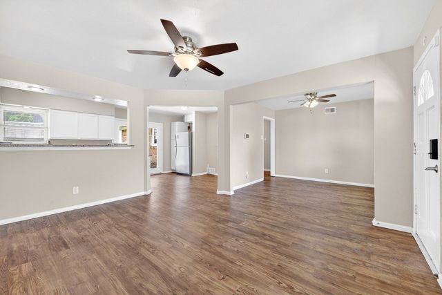 2539 Hillsboro Avenue, Dallas, TX 75228