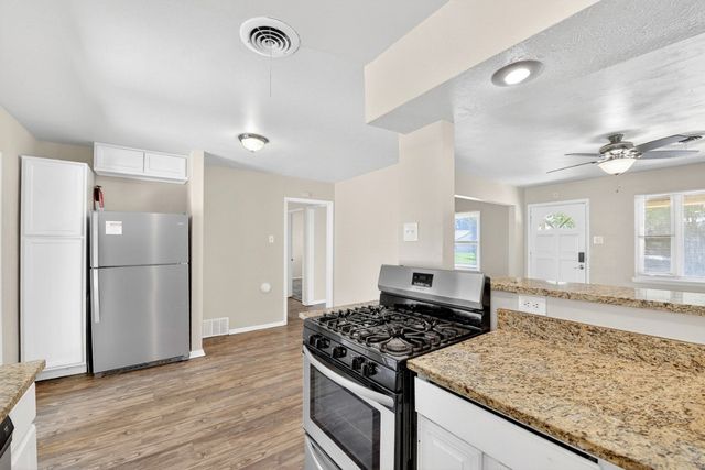 2539 Hillsboro Avenue, Dallas, TX 75228