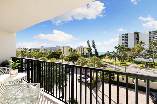 3500 Gulf Shore BLVD N 406, Naples, FL 34103
