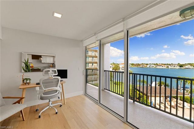 3500 Gulf Shore BLVD N 406, Naples, FL 34103