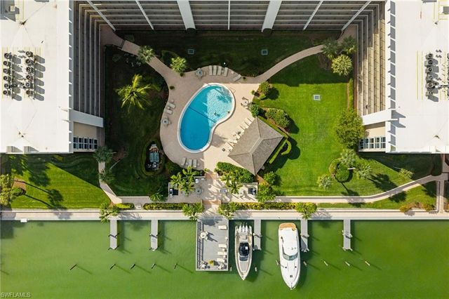 3500 Gulf Shore BLVD N 406, Naples, FL 34103