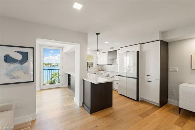 3500 Gulf Shore BLVD N 406, Naples, FL 34103