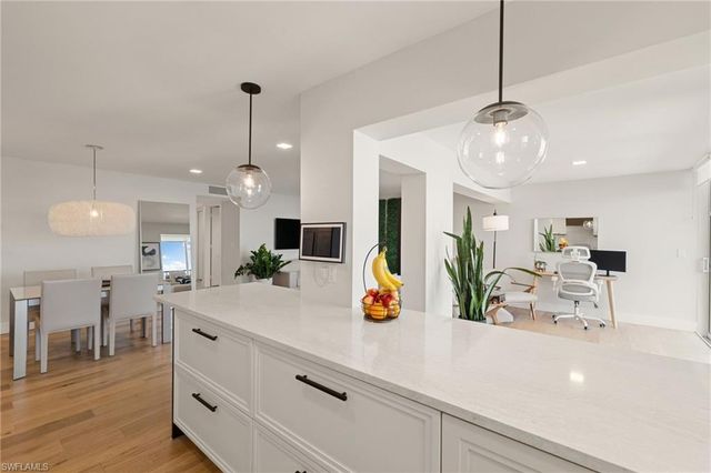 3500 Gulf Shore BLVD N 406, Naples, FL 34103