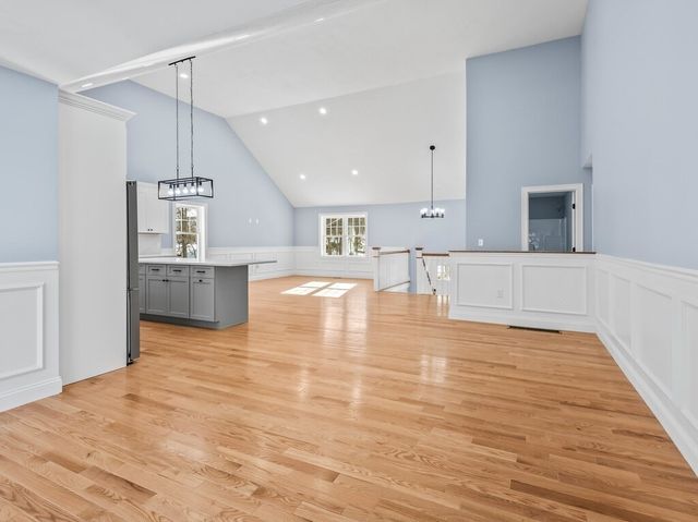 271a Harrington Way, Worcester, MA 01604