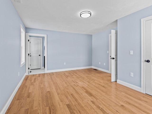 271a Harrington Way, Worcester, MA 01604