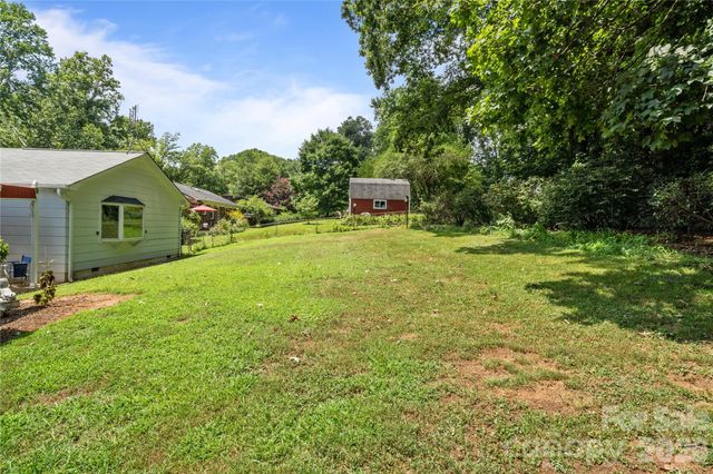 308 Taubrook Place NW, Lenoir, NC 28645