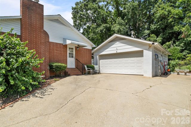 308 Taubrook Place NW, Lenoir, NC 28645