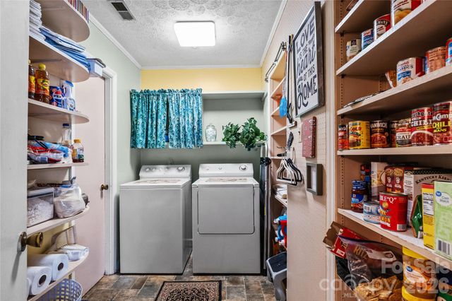 308 Taubrook Place NW, Lenoir, NC 28645