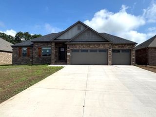 932 Round Top Street, Prairie Grove, AR 72753