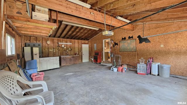 806 W BROADWAY Boulevard, Johnston City, IL 62951
