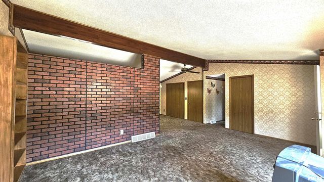806 W BROADWAY Boulevard, Johnston City, IL 62951
