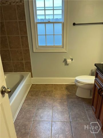 555 E Harris Street, Savannah, GA 31401