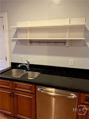 555 E Harris Street, Savannah, GA 31401