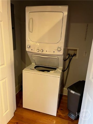 555 E Harris Street, Savannah, GA 31401