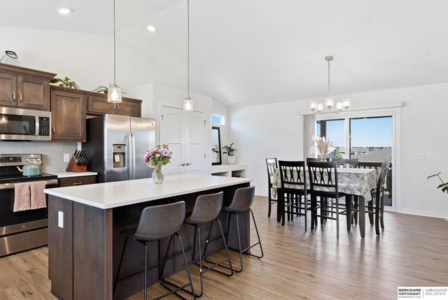 11731 S 111th Avenue, Papillion, NE 68046