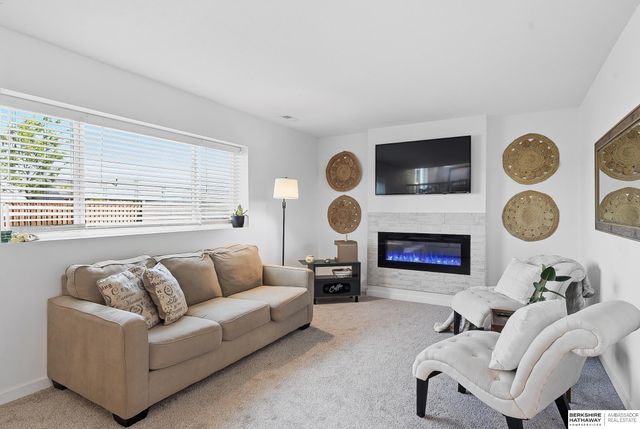 11731 S 111th Avenue, Papillion, NE 68046
