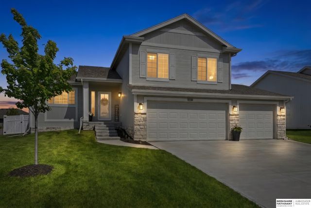 11731 S 111th Avenue, Papillion, NE 68046