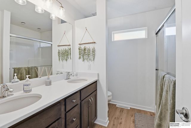 11731 S 111th Avenue, Papillion, NE 68046