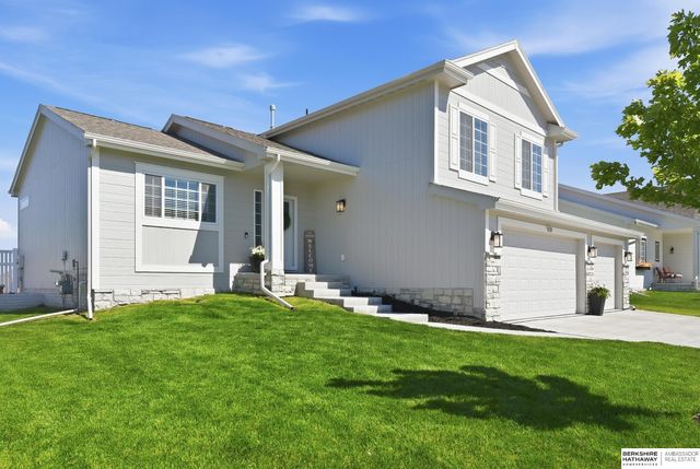 11731 S 111th Avenue, Papillion, NE 68046