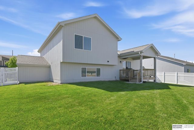 11731 S 111th Avenue, Papillion, NE 68046