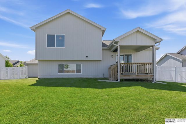 11731 S 111th Avenue, Papillion, NE 68046