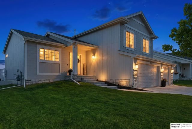 11731 S 111th Avenue, Papillion, NE 68046