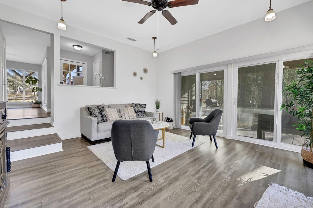 10 Driftwood Lane, Coldspring, TX 77331