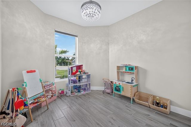 2590 Surfside BLVD, Cape Coral, FL 33914
