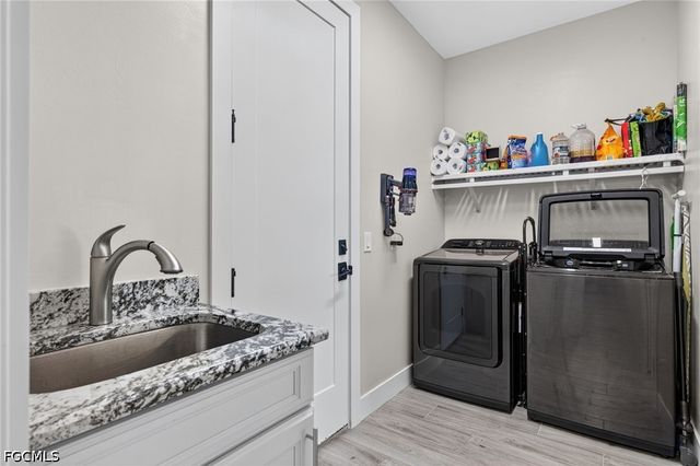 2590 Surfside BLVD, Cape Coral, FL 33914