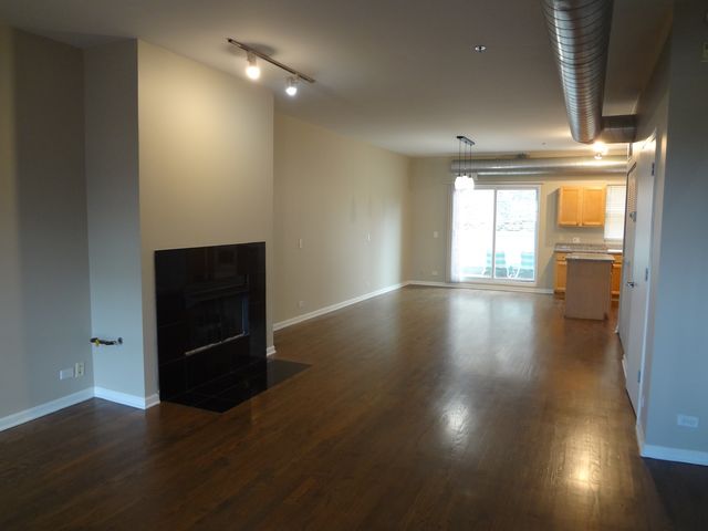 1834 Ridge Avenue 137, Evanston, IL 60201