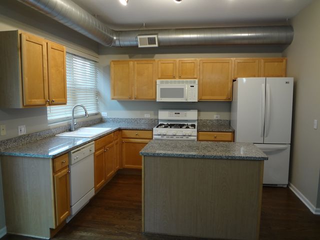 1834 Ridge Avenue 137, Evanston, IL 60201