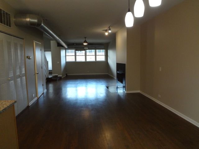 1834 Ridge Avenue 137, Evanston, IL 60201