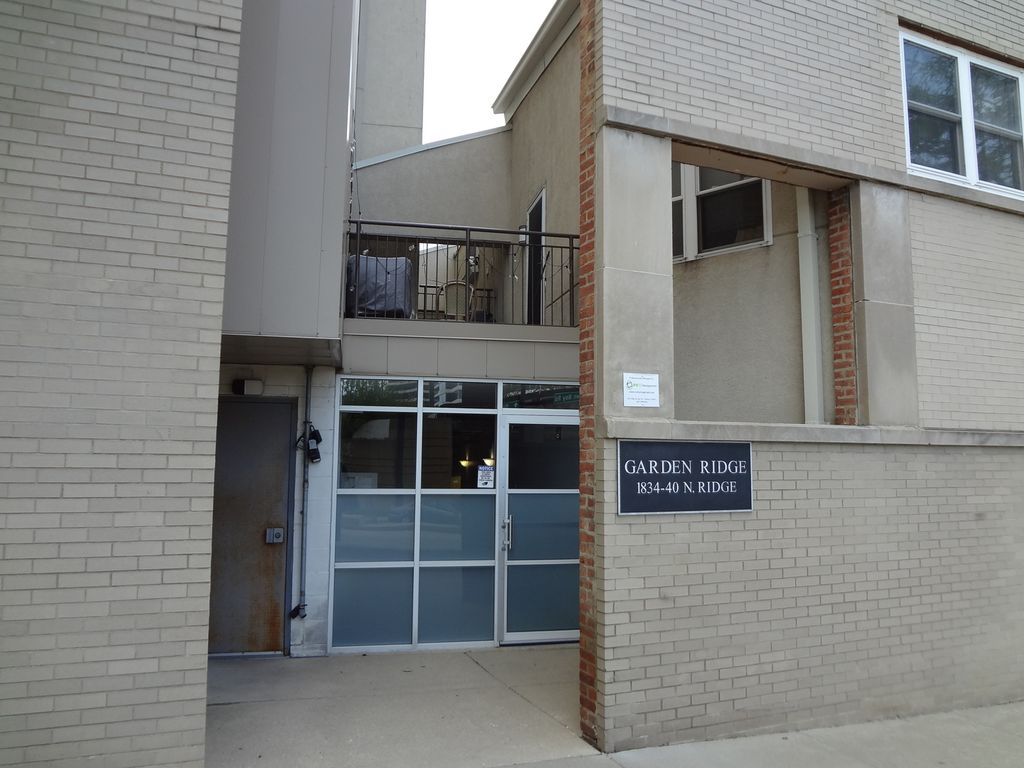 1834 Ridge Avenue 137, Evanston, IL 60201