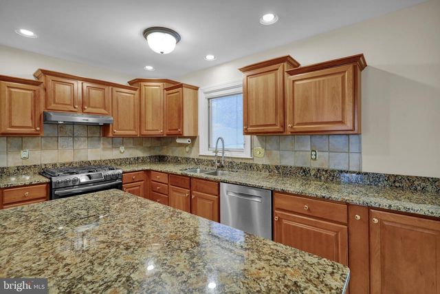 1115 STONEHENGE DR, Reading, PA 19606