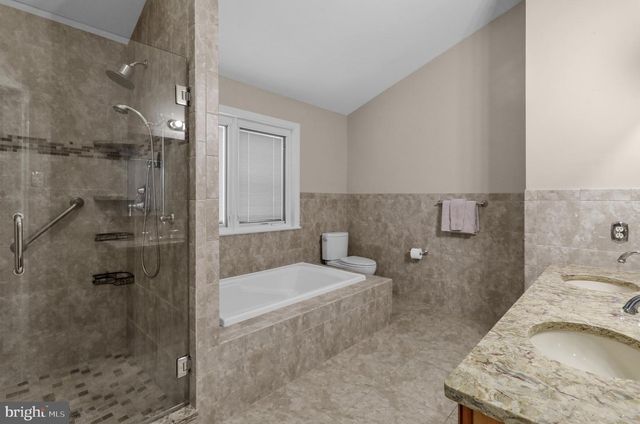 1115 STONEHENGE DR, Reading, PA 19606