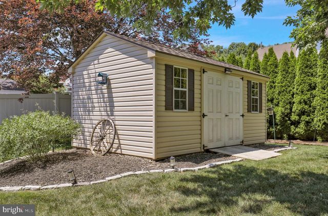 1115 STONEHENGE DR, Reading, PA 19606