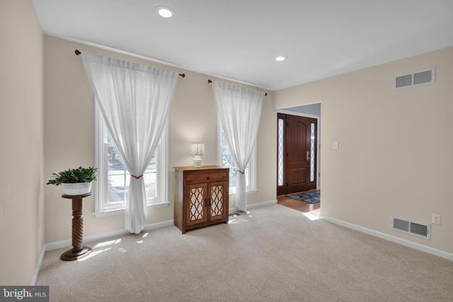 1115 STONEHENGE DR, Reading, PA 19606