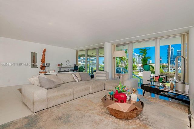 900 Bay Dr 122, Miami Beach, FL 33141