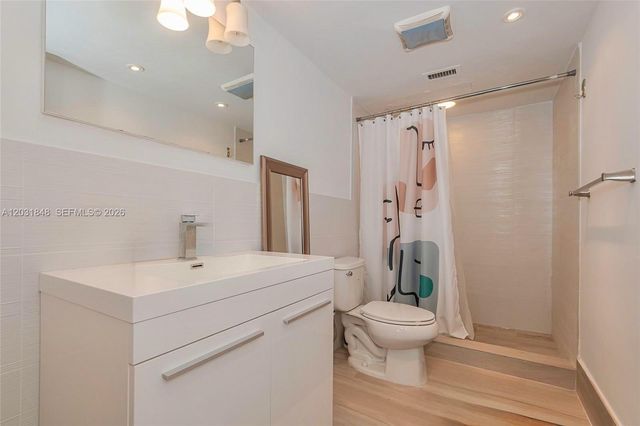 900 Bay Dr 122, Miami Beach, FL 33141