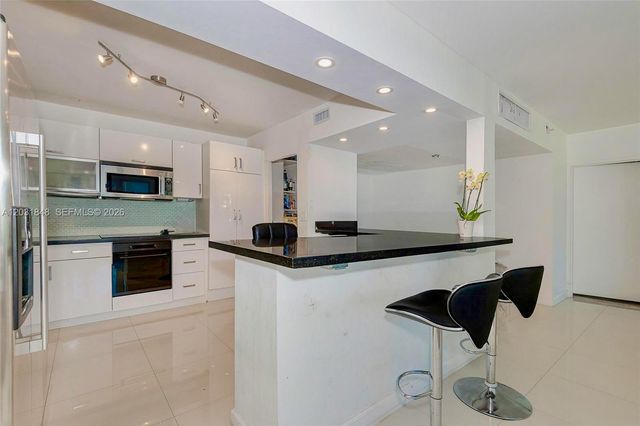 900 Bay Dr 122, Miami Beach, FL 33141
