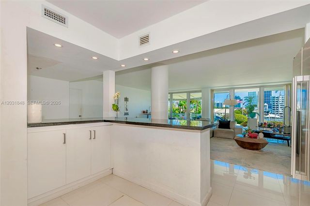 900 Bay Dr 122, Miami Beach, FL 33141