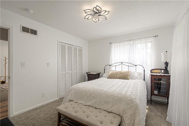 1222 Nashua Road, Liberty, MO 64068