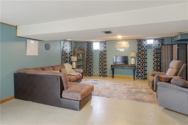 1222 Nashua Road, Liberty, MO 64068