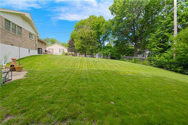 1222 Nashua Road, Liberty, MO 64068