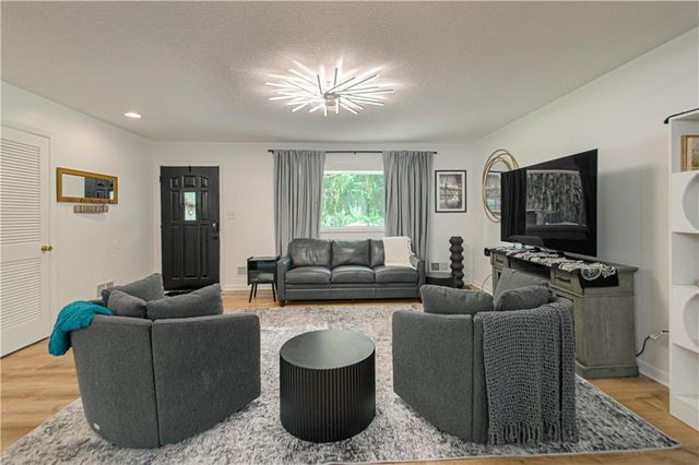 1222 Nashua Road, Liberty, MO 64068