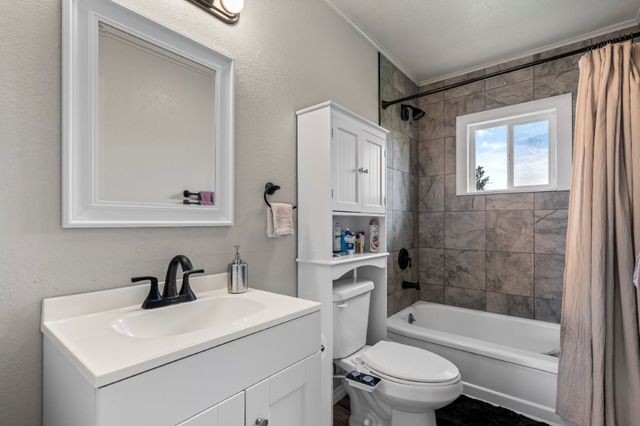 1606 W Cypress Street, Rogers, AR 72758