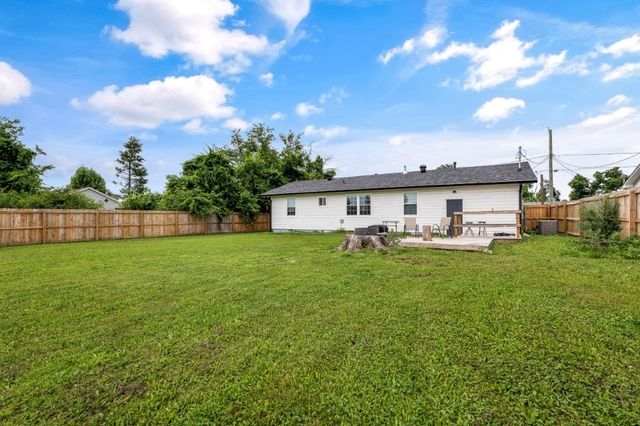 1606 W Cypress Street, Rogers, AR 72758