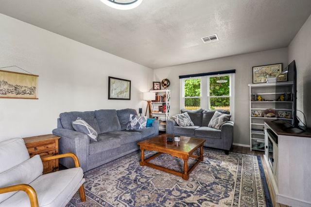 1606 W Cypress Street, Rogers, AR 72758