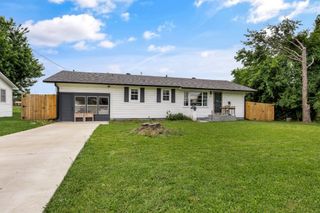 1606 W Cypress Street, Rogers, AR 72758