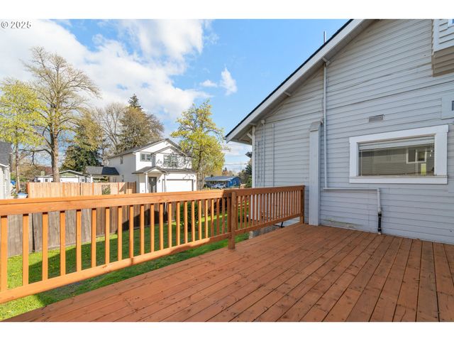 415 SPRING CREEK Dr, Eugene, OR 97404